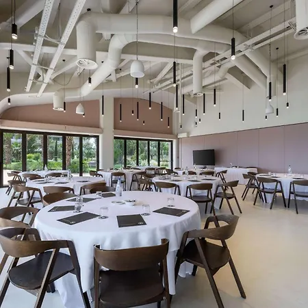 Isla Brown Corinthia & Spa, Curio Collection By Hilton