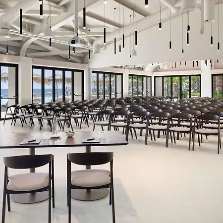 منتجع Isla Brown Corinthia & Spa, Curio Collection By Hilton أغيوي ثيودوروي