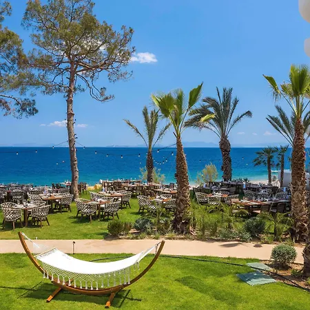 Isla Brown Corinthia & Spa, Curio Collection By Hilton Resort Agii Theodori